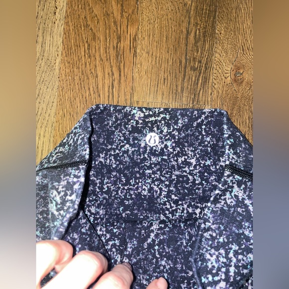 Navy patterned Lululemon leggings - Picture 6 of 7